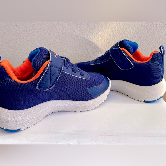 **EUC** SKECHERS Skech-Tex Little Kids Waterproof Sneakers - Picture 4 of 8